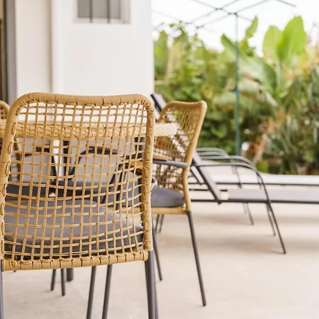 Guest house Guestready - Hideaway With Bbq 3*